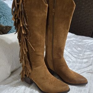 Fringe Camel Faux Suede Women's Boots By Pierre Dumas Size 8 EUC!!